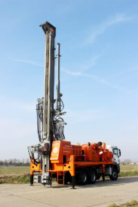 watertec-40-water-well-drilling-rig-1-1-200x300